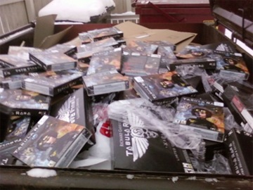 Time to take out the trash Picture of Tabula Rasa in the trash